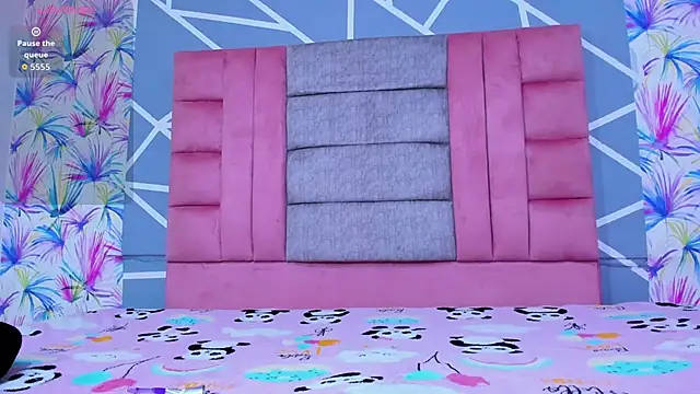 Snapshot of AdelaidaManson18 chatting on 30, 11, 2025 AdelaidaManson18 online show from 30, 11, 2025