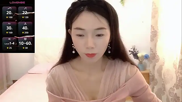 Snapshot of Keke-Baby170 chatting on 16, 11, 2025 Keke-Baby170 online show from 16, 11, 2025