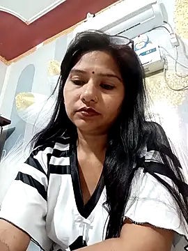 Snapshot of Vanshika1432 chatting on 20, 10, 2025 Vanshika1432 online show from 20, 10, 2025