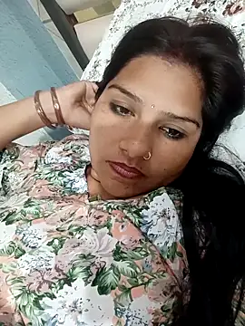 Snapshot of Vanshika1432 chatting on 27, 10, 2025 Vanshika1432 online show from 27, 10, 2025