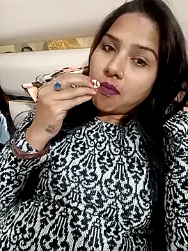 Snapshot of Vanshika1432 chatting on 17, 11, 2025 Vanshika1432 online show from 17, 11, 2025