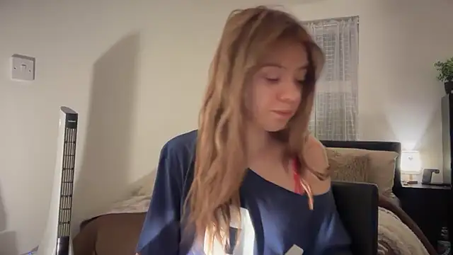 YasmineLace online show from 6, 1, 2026