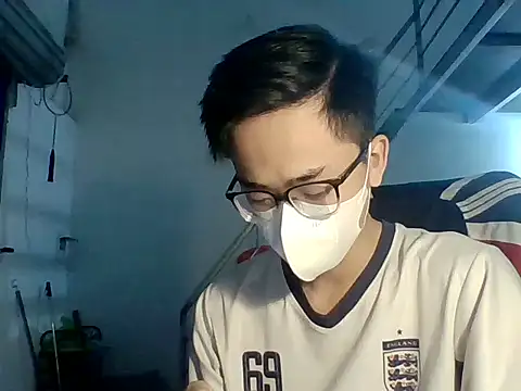 Snapshot of liamhn2k4 chatting on 29, 10, 2025 liamhn2k4 online show from 29, 10, 2025