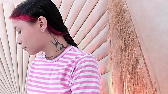 Snapshot of Emma_duff chatting on 29, 10, 2025 Emma duff online show from 29, 10, 2025