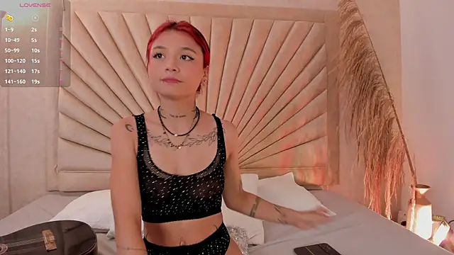 Snapshot of Emma_duff chatting on 11, 11, 2025 Emma duff online show from 11, 11, 2025