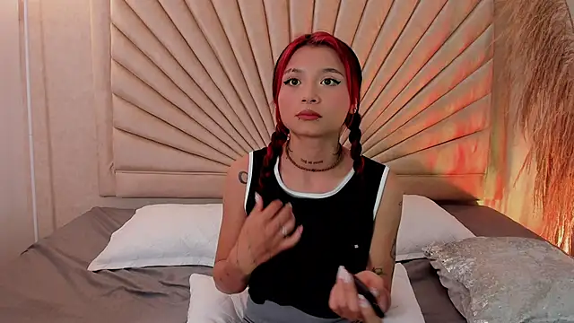 Snapshot of Emma_duff chatting on 22, 11, 2025 Emma duff online show from 22, 11, 2025