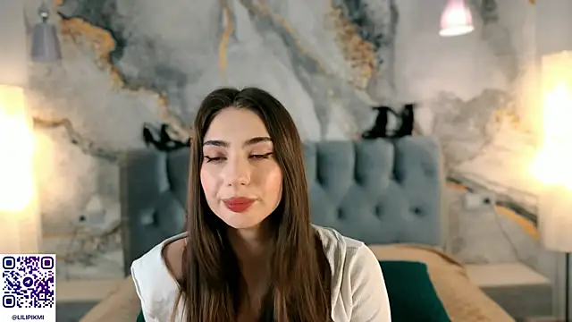 Snapshot of Chloewilldd chatting on 30, 10, 2025 Chloewilldd online show from 30, 10, 2025