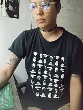 Snapshot of Natimiau chatting on 17, 11, 2025 Natimiau online show from 17, 11, 2025