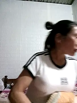 Snapshot of tabby-cat11 chatting on 13, 11, 2025 tabby-cat11 online show from 13, 11, 2025