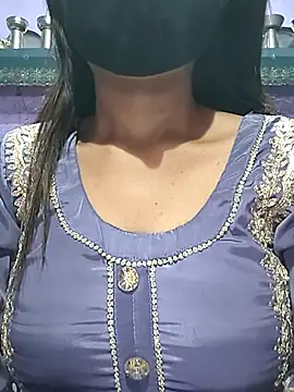 Snapshot of sardarni_001 chatting on 28, 10, 2025 sardarni 001 online show from 28, 10, 2025