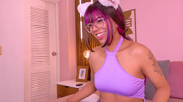 Snapshot of Foxxie_Rosie chatting on 23, 10, 2025 Foxxie Rosie online show from 23, 10, 2025