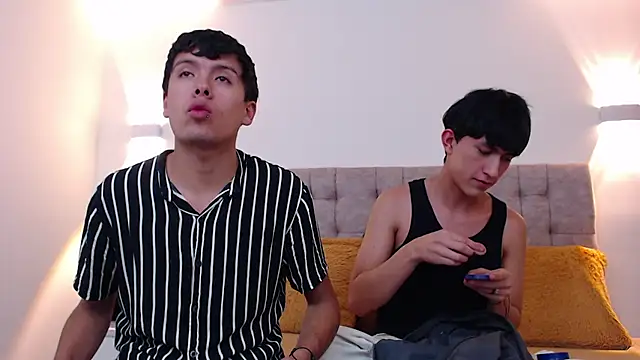 Snapshot of hoot_booys_ chatting on 14, 11, 2025 hoot booys online show from 14, 11, 2025