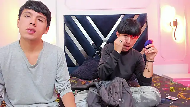 Snapshot of hoot_booys_ chatting on 17, 11, 2025 hoot booys online show from 17, 11, 2025