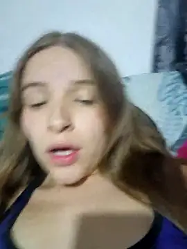 Snapshot of bambiluly chatting on 6, 11, 2025 bambiluly online show from 6, 11, 2025