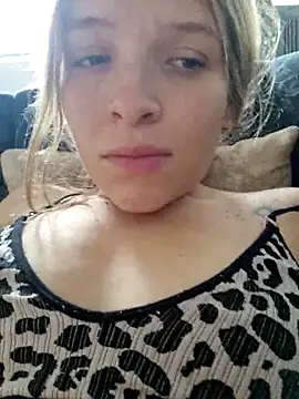 Snapshot of bambiluly chatting on 11, 11, 2025 bambiluly online show from 11, 11, 2025