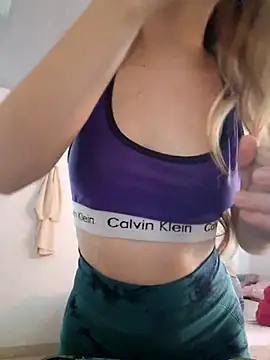 Snapshot of bambiluly chatting on 18, 11, 2025 bambiluly online show from 18, 11, 2025