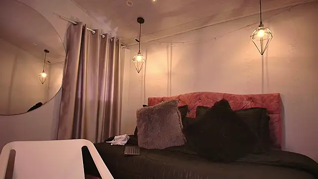 Snapshot of ivy_bonnie chatting on 10, 11, 2025 ivy bonnie online show from 10, 11, 2025