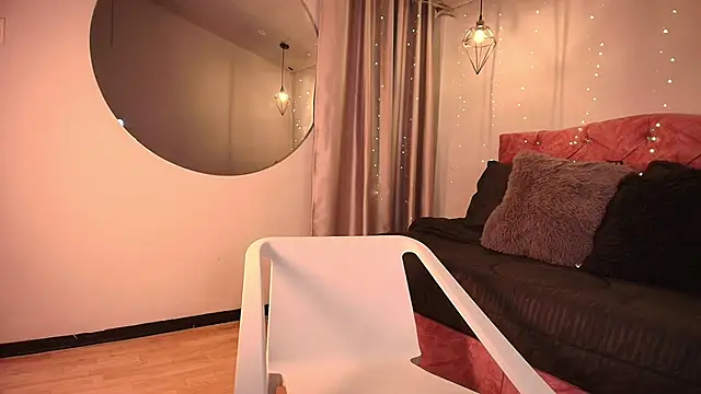 Snapshot of ivy_bonnie chatting on 14, 11, 2025 ivy bonnie online show from 14, 11, 2025