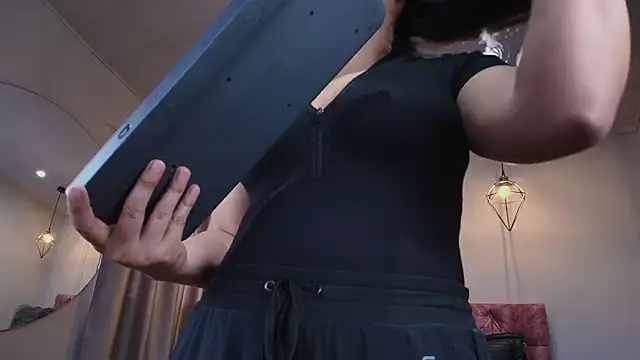 Snapshot of ivy_bonnie chatting on 21, 11, 2025 ivy bonnie online show from 21, 11, 2025