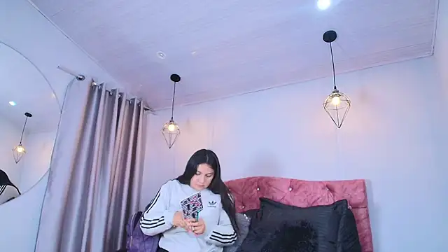 Snapshot of ivy_bonnie chatting on 5, 12, 2025 ivy bonnie online show from 5, 12, 2025