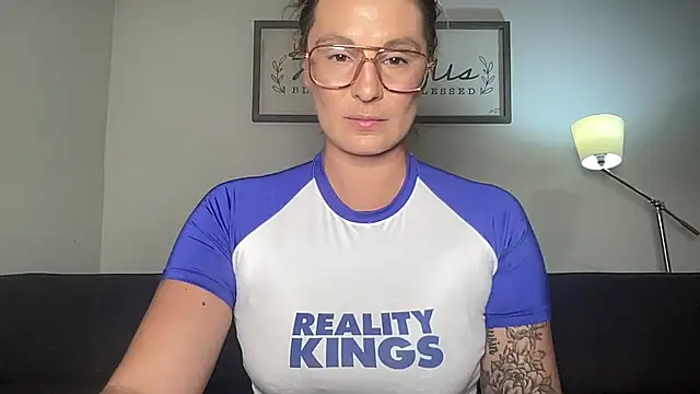 Snapshot of Mandyrheaa chatting on 31, 10, 2025 Mandyrheaa online show from 31, 10, 2025