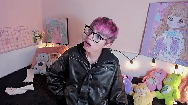 Strawberry Kitty  online show from 22, 11, 2025