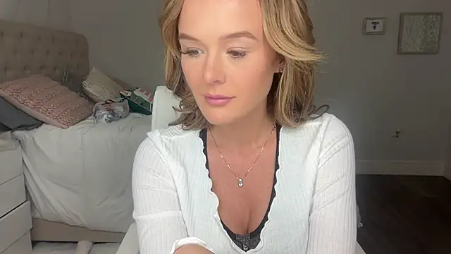 Snapshot of Amberjayxox0 chatting on 5, 11, 2025 Amberjayxox0 online show from 5, 11, 2025