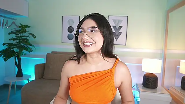 Snapshot of EmilyTurneer chatting on 16, 12, 2025 EmilyTurneer online show from 16, 12, 2025