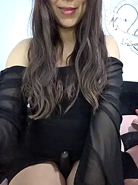 Alissun  online show from 4, 12, 2025