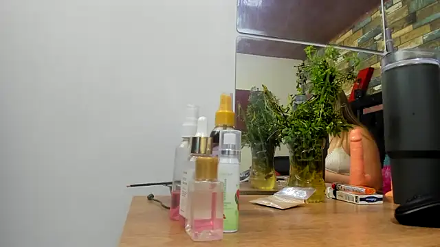 Snapshot of Zultana_Mor chatting on 22, 11, 2025 Zultana Mor online show from 22, 11, 2025