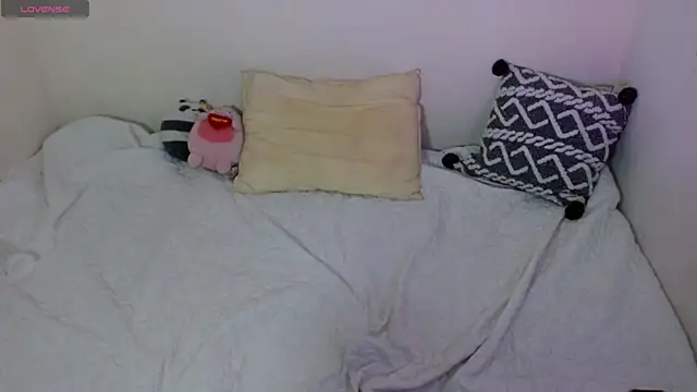 Snapshot of Suki_sweet chatting on 11, 11, 2025 Suki sweet online show from 11, 11, 2025