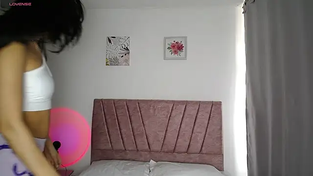 Snapshot of EmmaNova_ chatting on 29, 10, 2025 EmmaNova  online show from 29, 10, 2025