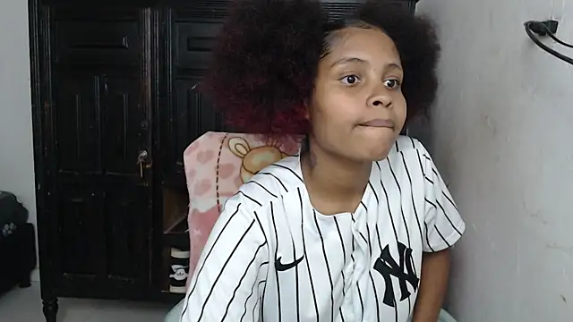 Snapshot of kataleya2021 chatting on 20, 10, 2025 kataleya2021 online show from 20, 10, 2025
