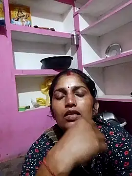 Snapshot of Pooja_shre chatting on 2, 11, 2025 Pooja shre online show from 2, 11, 2025