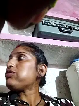 Snapshot of Pooja_shre chatting on 14, 11, 2025 Pooja shre online show from 14, 11, 2025