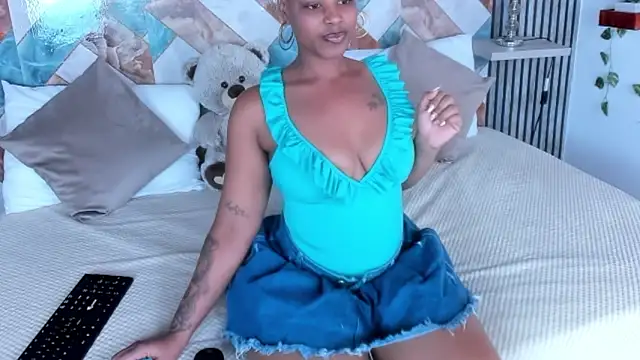 Snapshot of gigi_mane chatting on 18, 10, 2025 gigi mane online show from 18, 10, 2025