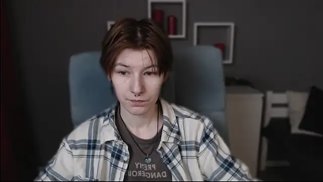 Snapshot of guitarandangell chatting on 28, 11, 2025 guitarandangell online show from 28, 11, 2025