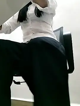 Snapshot of emi_jp chatting on 1, 11, 2025 emi jp online show from 1, 11, 2025