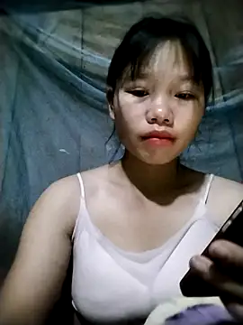 Snapshot of linh-miu99 chatting on 21, 10, 2025 linh-miu99 online show from 21, 10, 2025