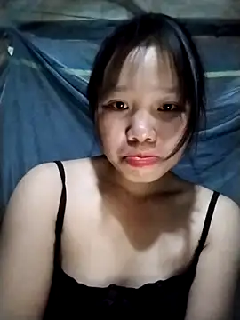 Snapshot of linh-miu99 chatting on 23, 10, 2025 linh-miu99 online show from 23, 10, 2025