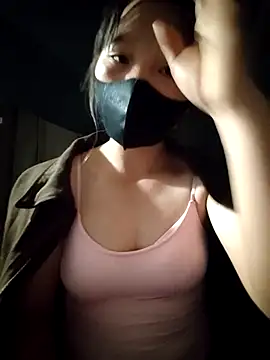 Snapshot of linh-miu99 chatting on 17, 11, 2025 linh-miu99 online show from 17, 11, 2025