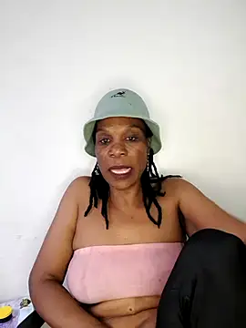 Snapshot of Hotcougar chatting on 29, 11, 2025 Hotcougar online show from 29, 11, 2025