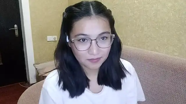 LinneaHyles online show from 3, 12, 2025