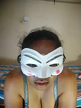 Snapshot of SL_queen1 chatting on 28, 10, 2025 SL queen1 online show from 28, 10, 2025