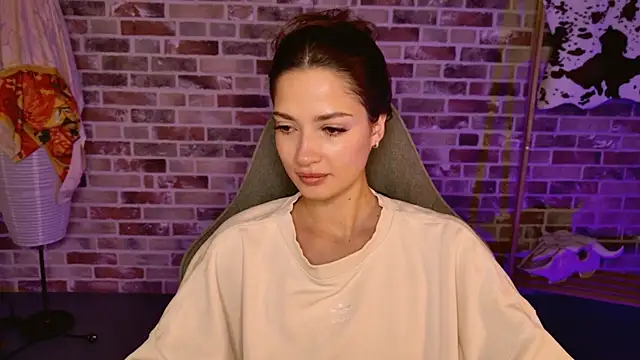 KiraVair online show from 25, 11, 2025