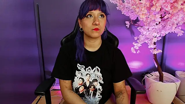 Snapshot of LuanEter chatting on 7, 11, 2025 LuanEter online show from 7, 11, 2025