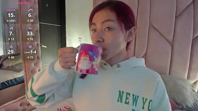 Snapshot of melanie_roux__ chatting on 31, 10, 2025 melanie roux online show from 31, 10, 2025