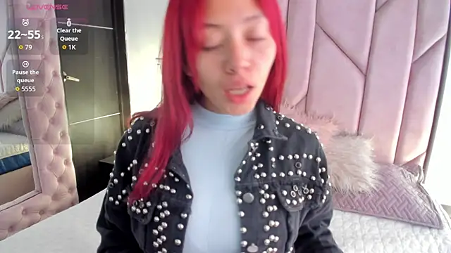 Snapshot of melanie_roux__ chatting on 5, 11, 2025 melanie roux online show from 5, 11, 2025