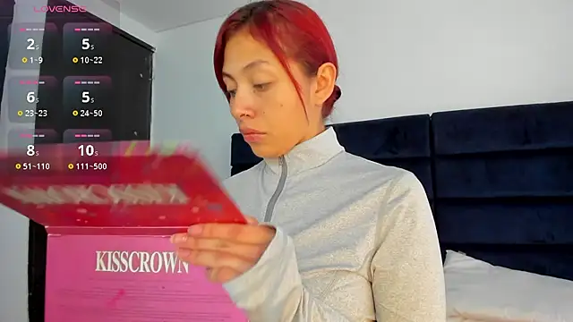 Snapshot of melanie_roux__ chatting on 2, 12, 2025 melanie roux online show from 2, 12, 2025