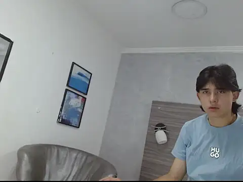 Snapshot of Tom_0001 chatting on 26, 10, 2025 Tom 0001 online show from 26, 10, 2025